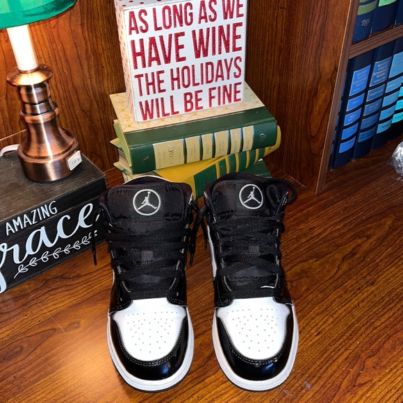 Youth Jordan 1 Mid Carbon Fiber All Star excellent condition minimal creasing - Picture 4 of 10